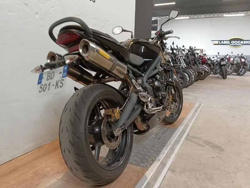 STREET TRIPLE 675