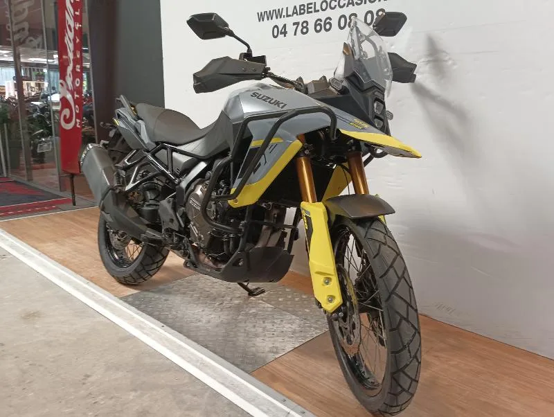 DL VSTROM 800DE