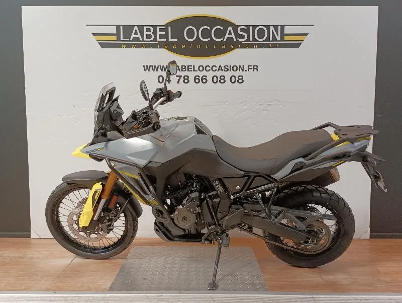 DL VSTROM 800DE