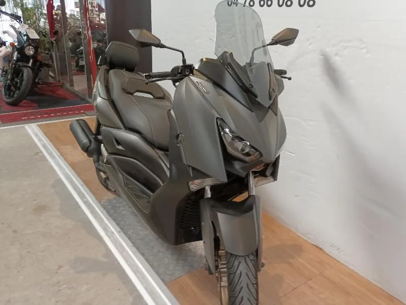 XMAX 125 TECH MAX