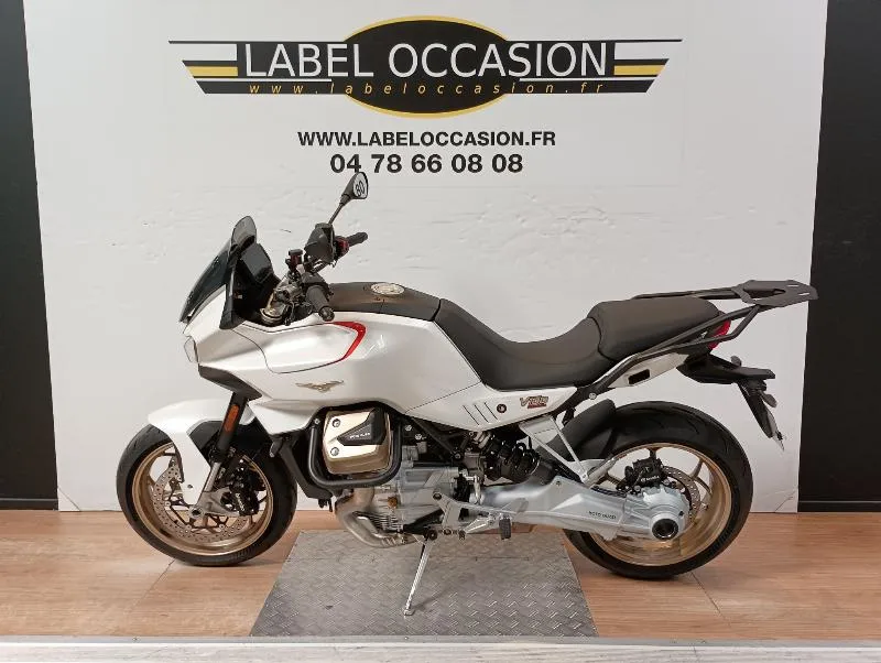 V100  MANDELLO