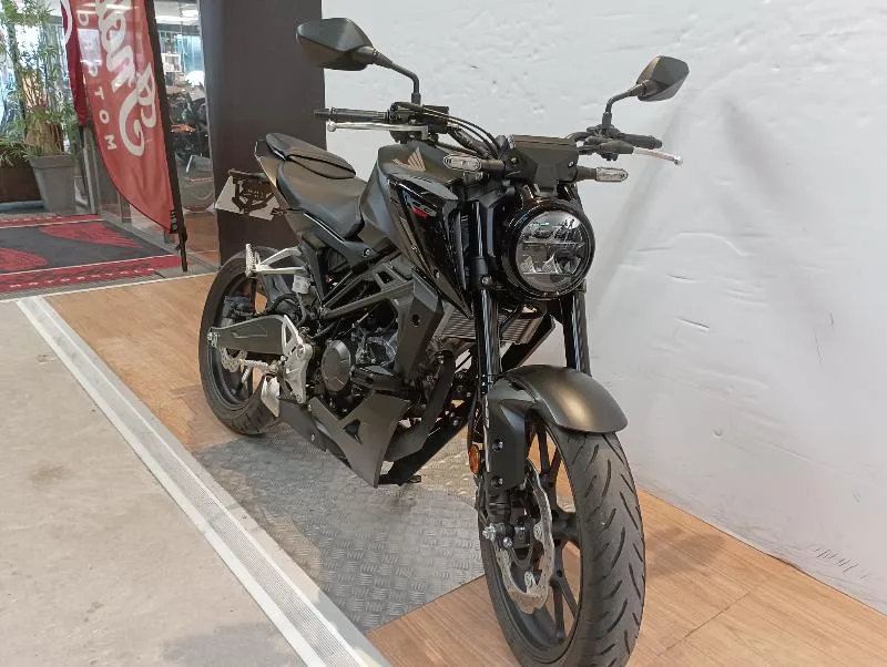 CB 125  R