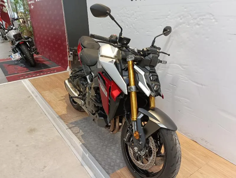 GSXS 1000