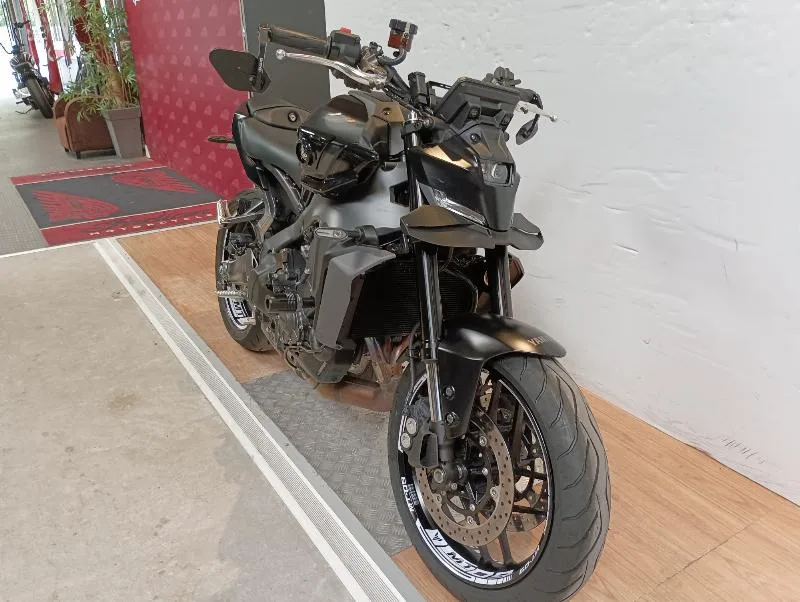 MT09