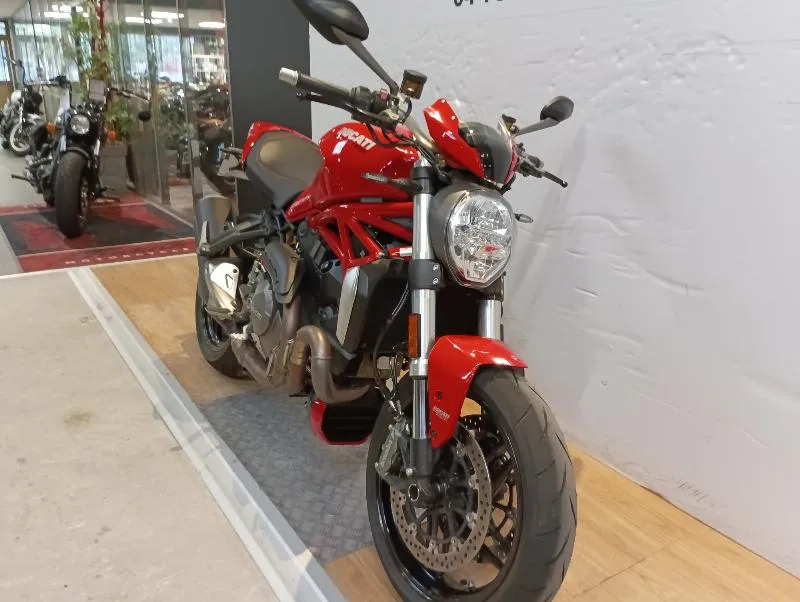 MONSTER 1200