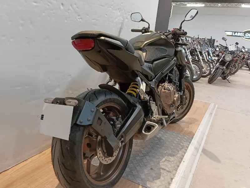 CB 650 R