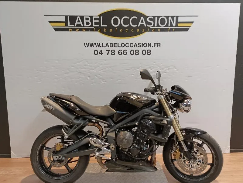 STREET TRIPLE 675