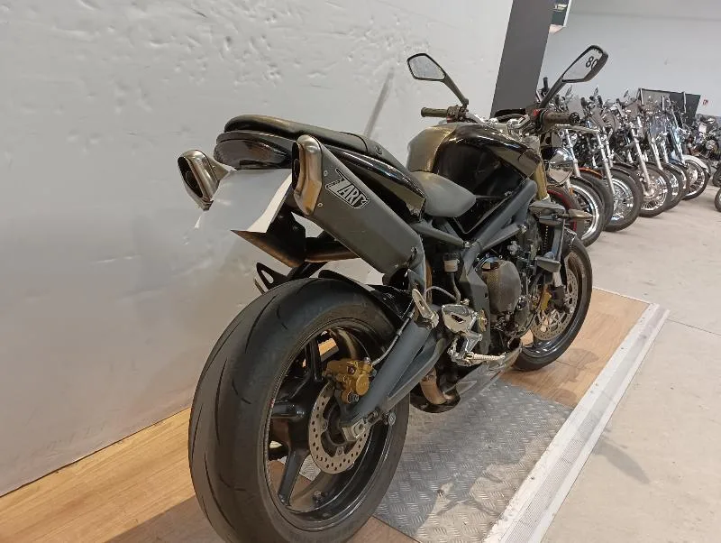 STREET TRIPLE 675