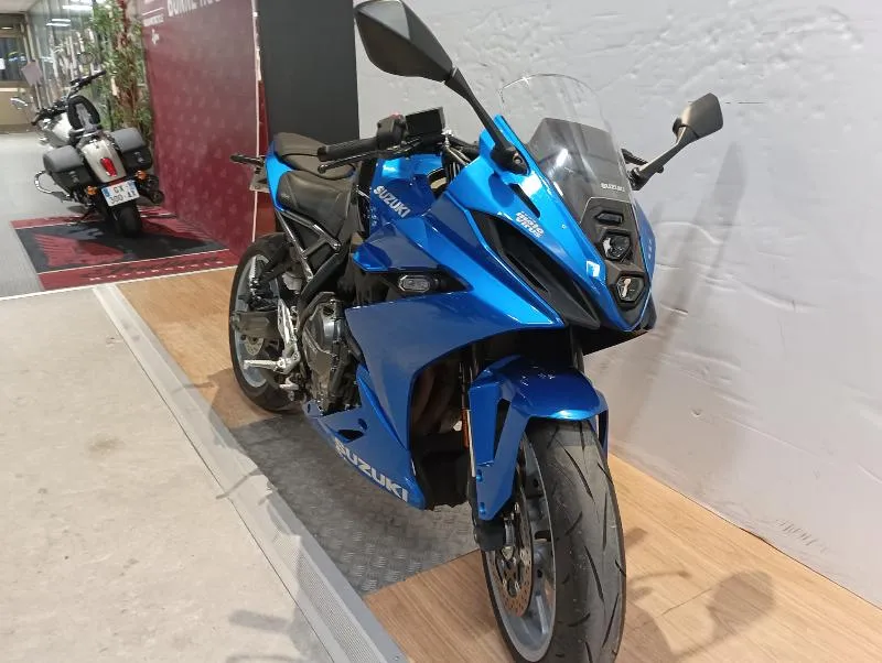 GSX8R