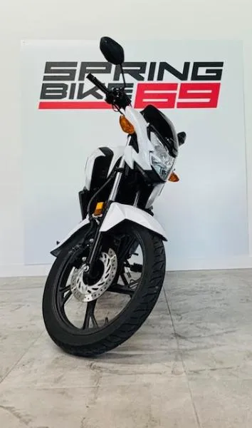 CB 125 F