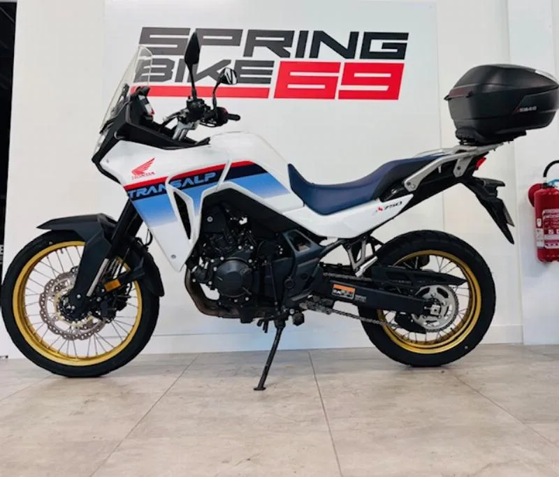 TRANSALP 750