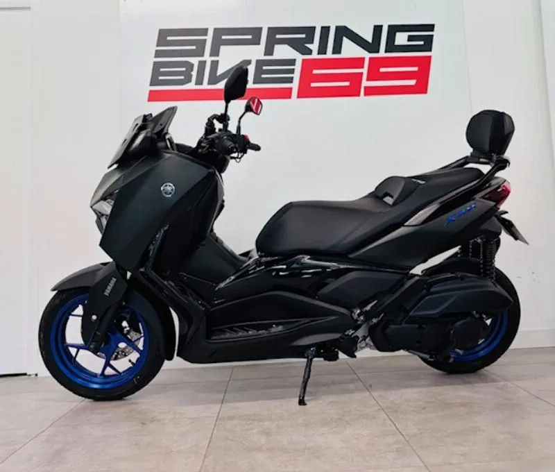 XMAX 125