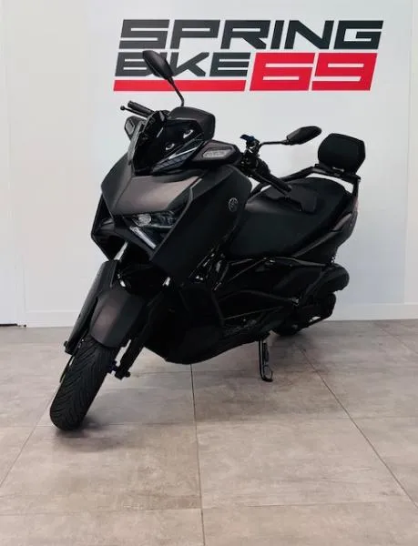 XMAX 125