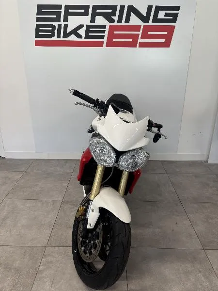 STREET TRIPLE 675