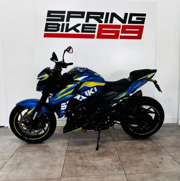 GSXS 750