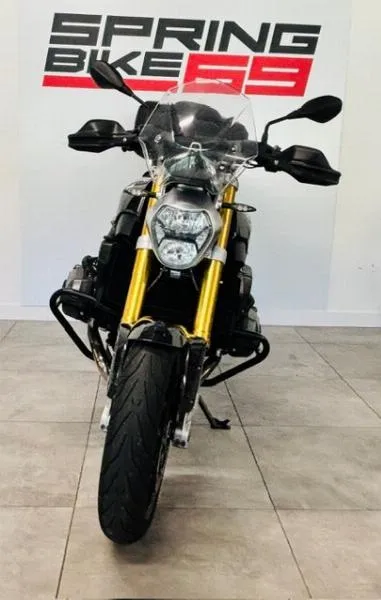 R 1200 R
