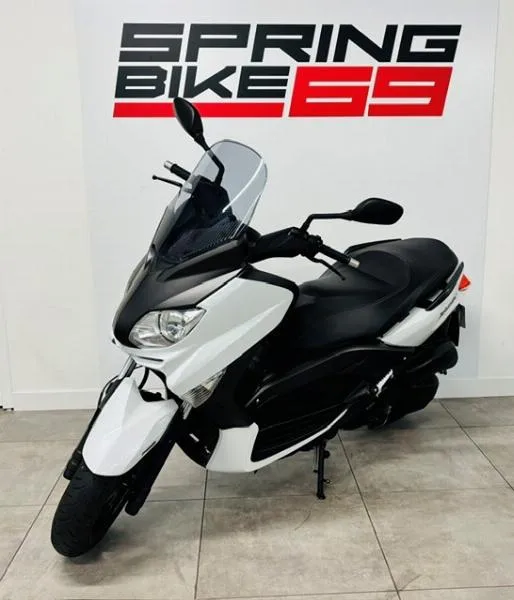XMAX 125