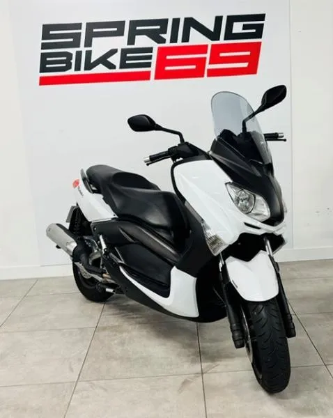XMAX 125