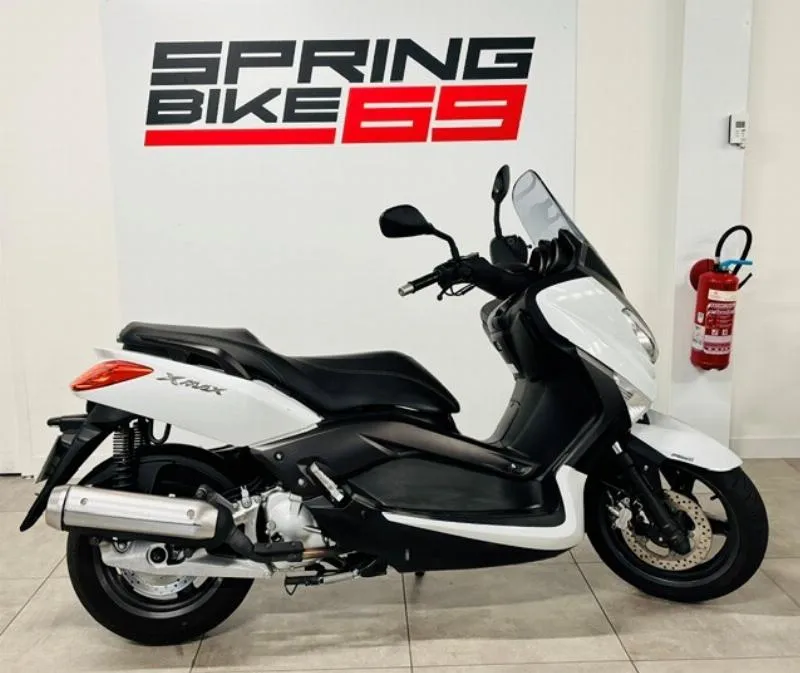 XMAX 125