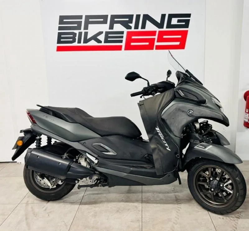 TRICITY 300