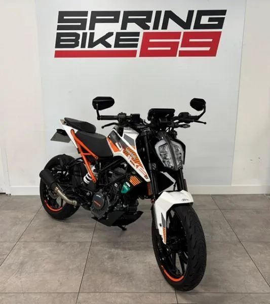 125 DUKE ABS