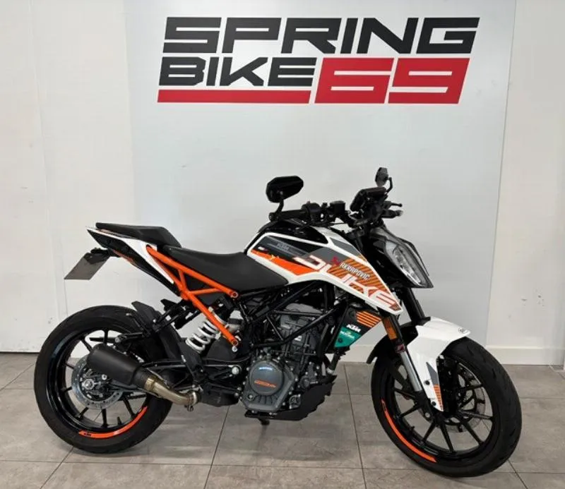 125 DUKE ABS