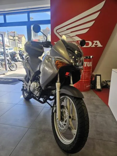 VARADERO 125 2004