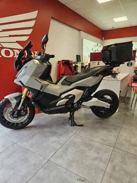 XADV 750 DCT