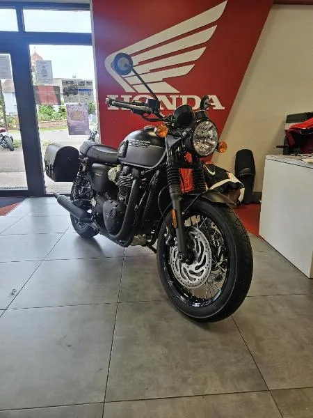 Bonneville T120 Black