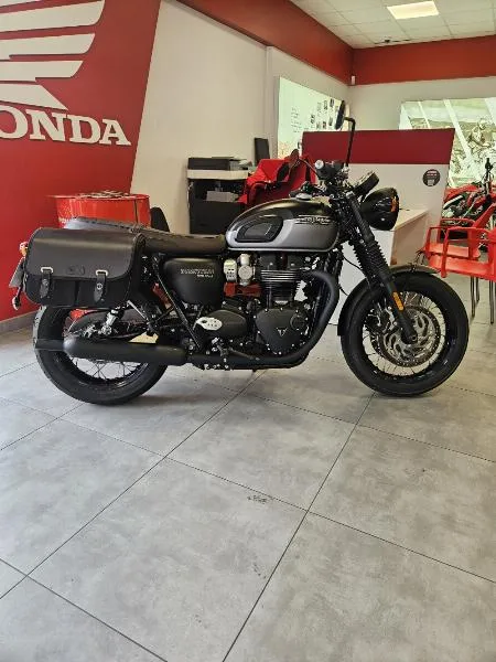 Bonneville T120 Black