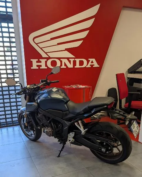 CB 650 R