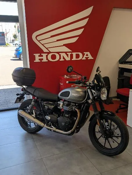 SPEED TWIN 900
