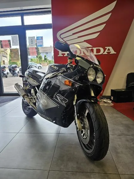 GSXR 750