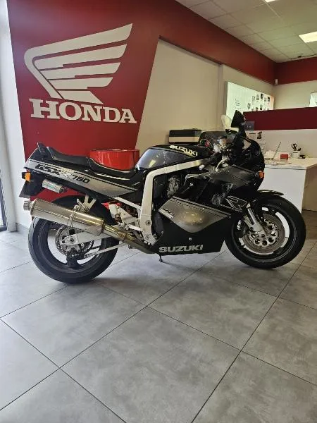 GSXR 750
