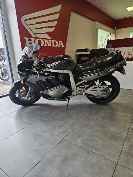 GSXR 750