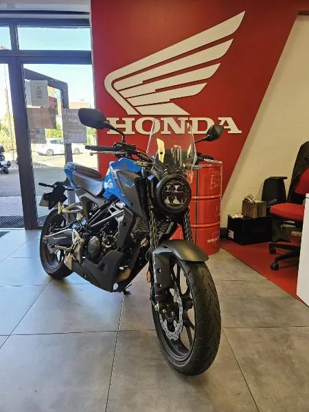 CB 125  R