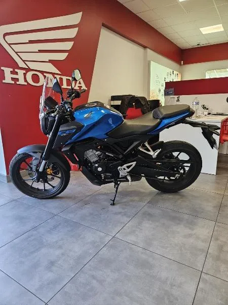 CB 125  R