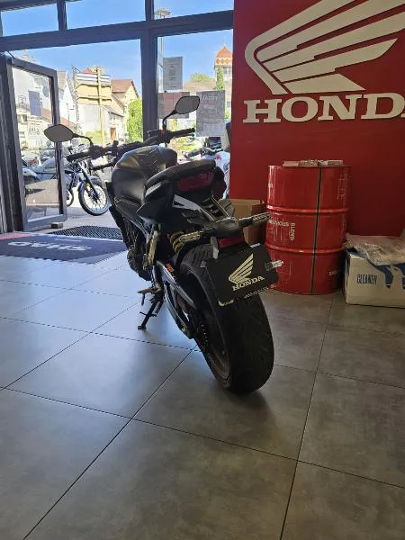 CB 650 R