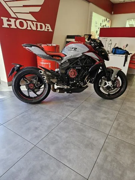 BRUTALE 800 RR