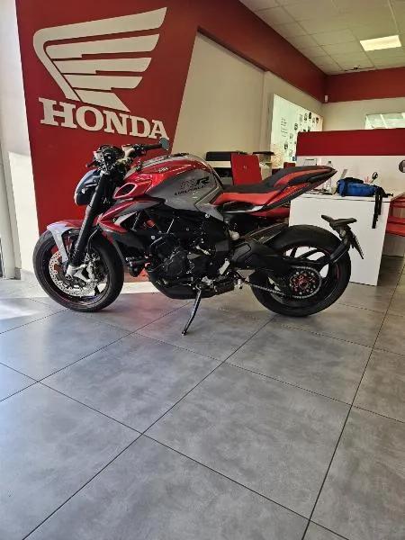 BRUTALE 800 RR