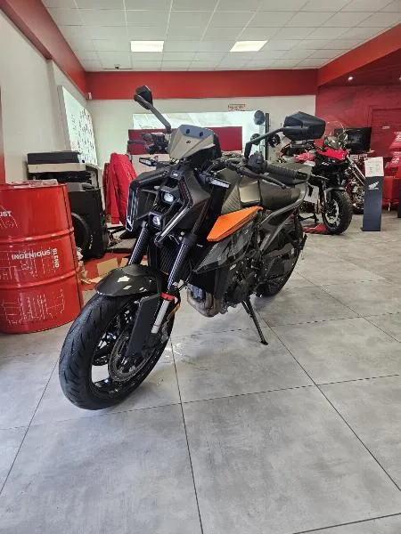 990 DUKE