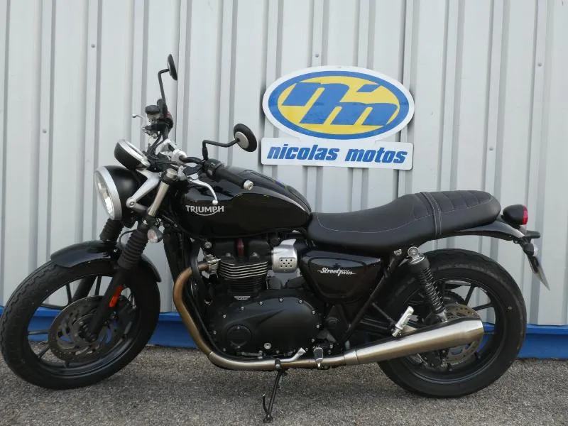 STREET TWIN  900