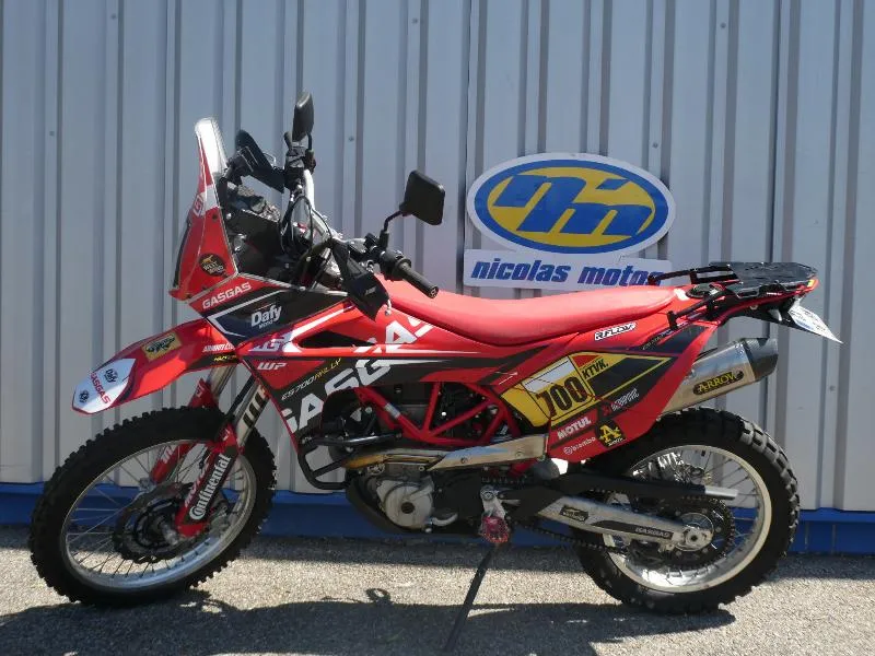 ES 700
