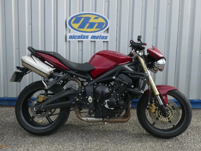 STREET TRIPLE 675