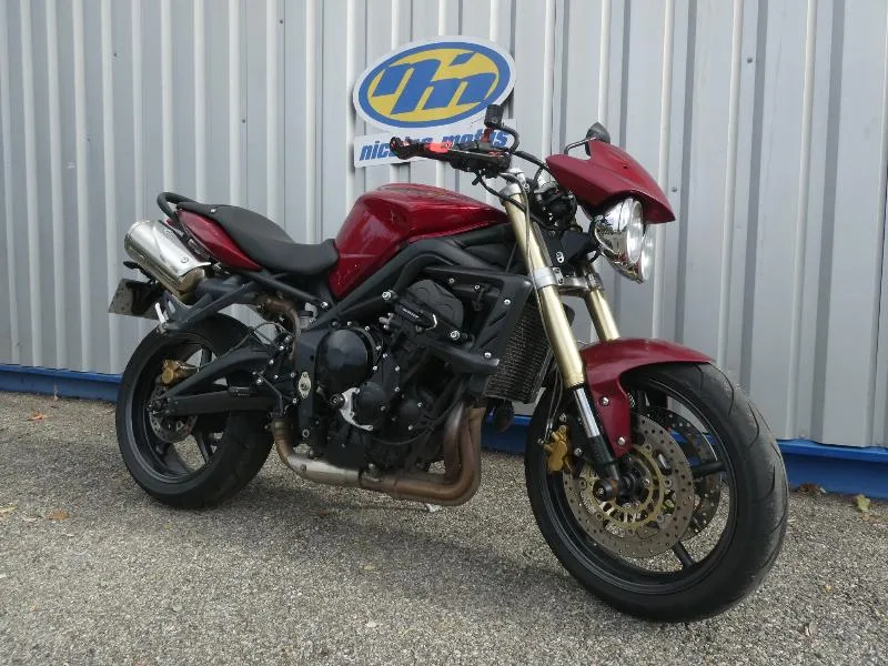 STREET TRIPLE 675