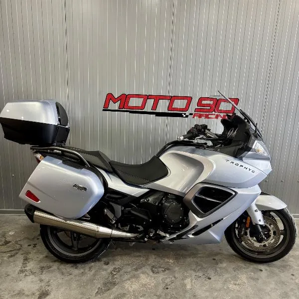 TROPHY 1200 SE