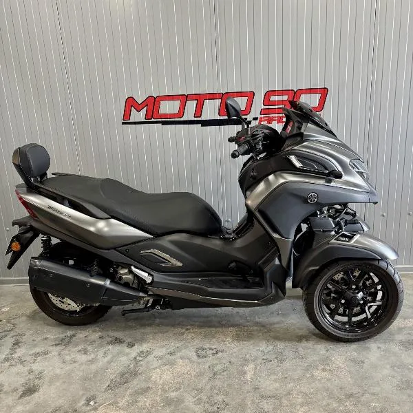 TRICITY 300