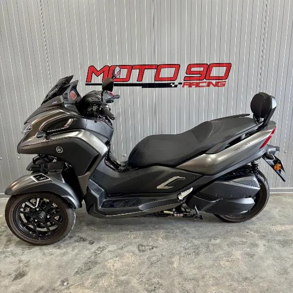 TRICITY 300