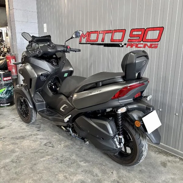 TRICITY 300