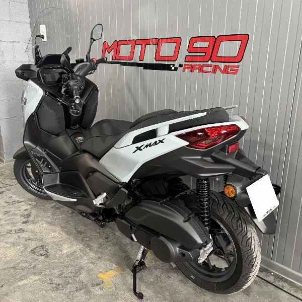 XMAX 125 TECH MAX